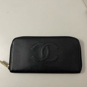 Authentic CHANEL Caviar Zippy Wallet